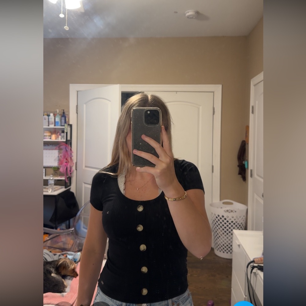 Women’s T-Shirt With Buttons (Hollister)